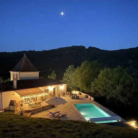 Willa Secluded Hillside Near